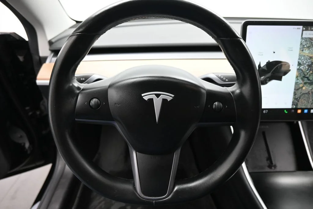 Used 2019 White Tesla Standard Range Plus image 10