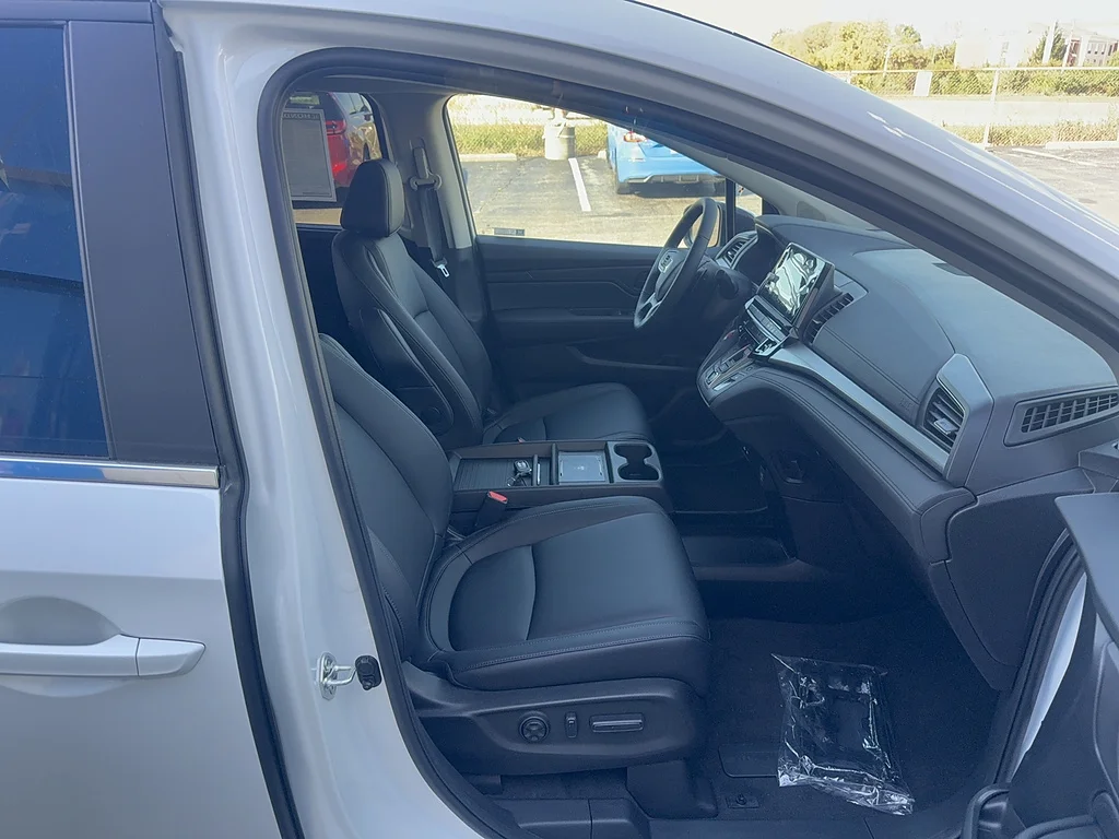 New 2027 Platinum White Pearl Honda EX-L image 15