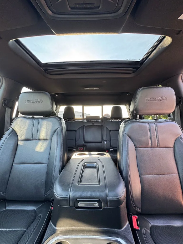 Used 2022 Silver Ice Metallic Chevrolet High Country image 24