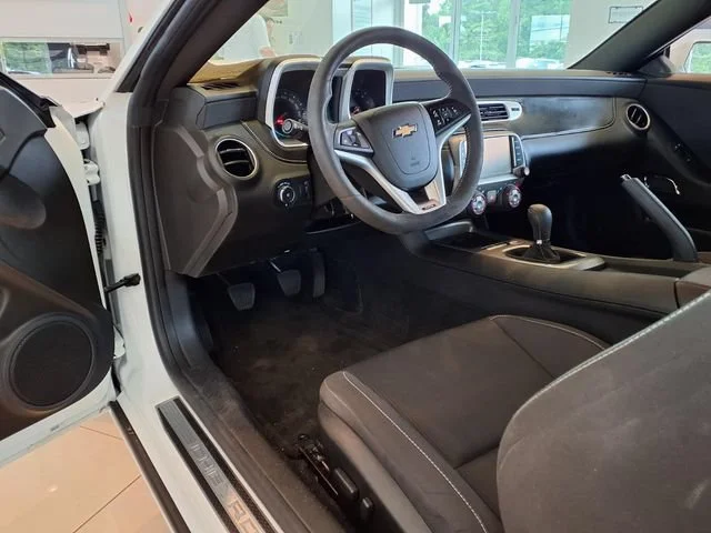 Used 2014 Summit White Chevrolet SS image 9