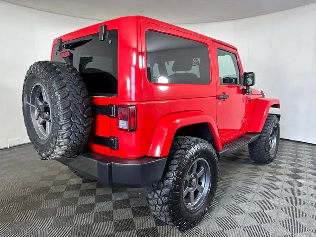 Used 2015 Firecracker Red Clear Coat Jeep Sahara image 3