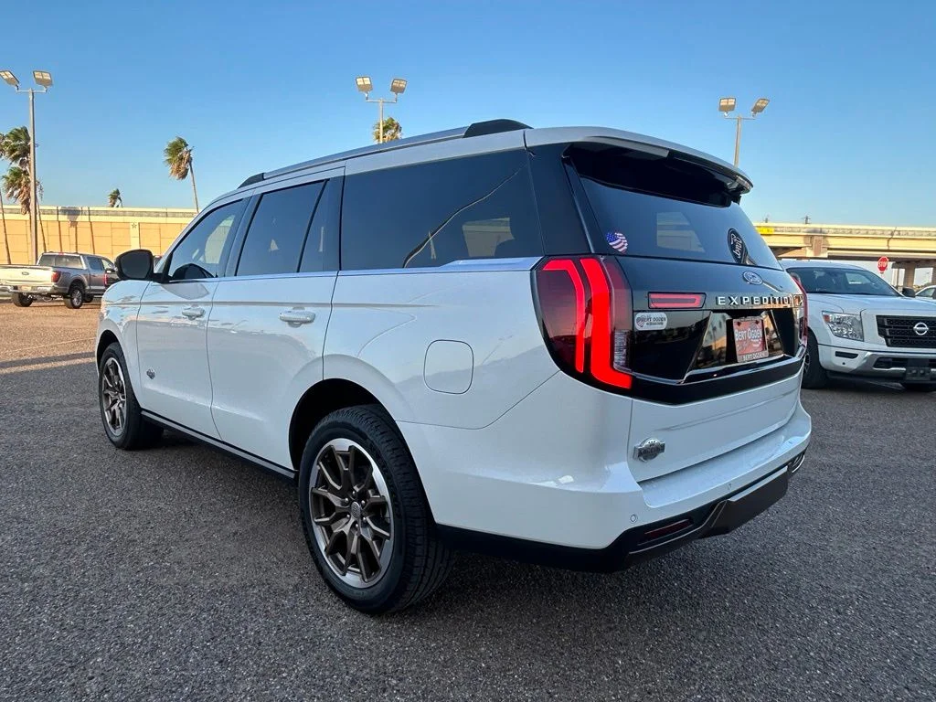 New 2027 Star White Metallic Tri-Coat Ford King Ranch® image 5