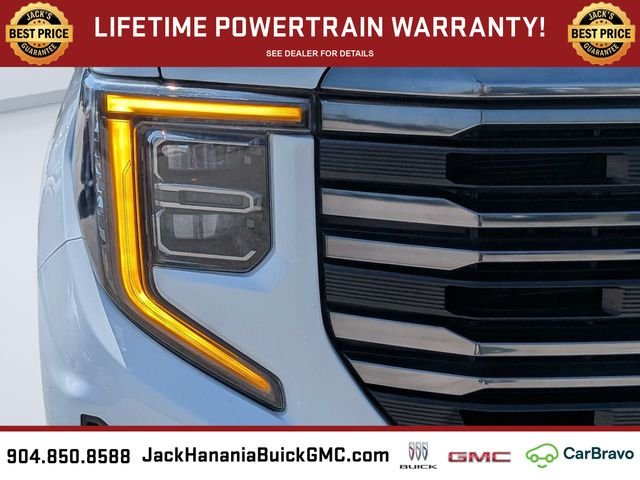 Used 2024 White GMC AT4 image 9