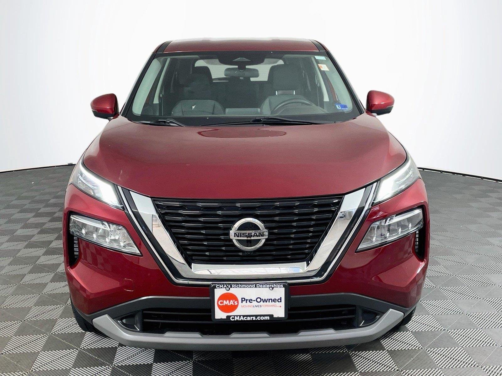 Used 2021 Scarlet Ember Tintcoat Nissan SV image 2