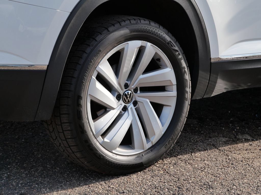 Certified Used 2021 White Volkswagen SEL image 7