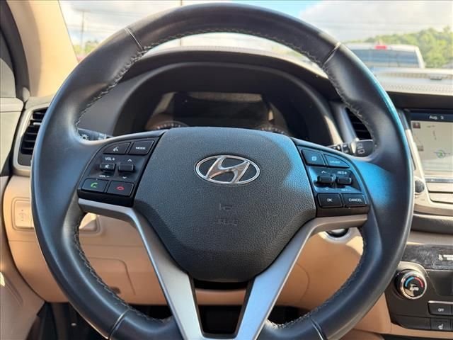 Used 2018 Red Hyundai SEL Plus image 13