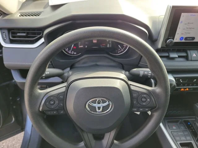 2024 Toyota RAV4 LE - Photo 19