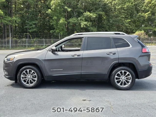 Used 2019 Gray Jeep Latitude Plus image 2