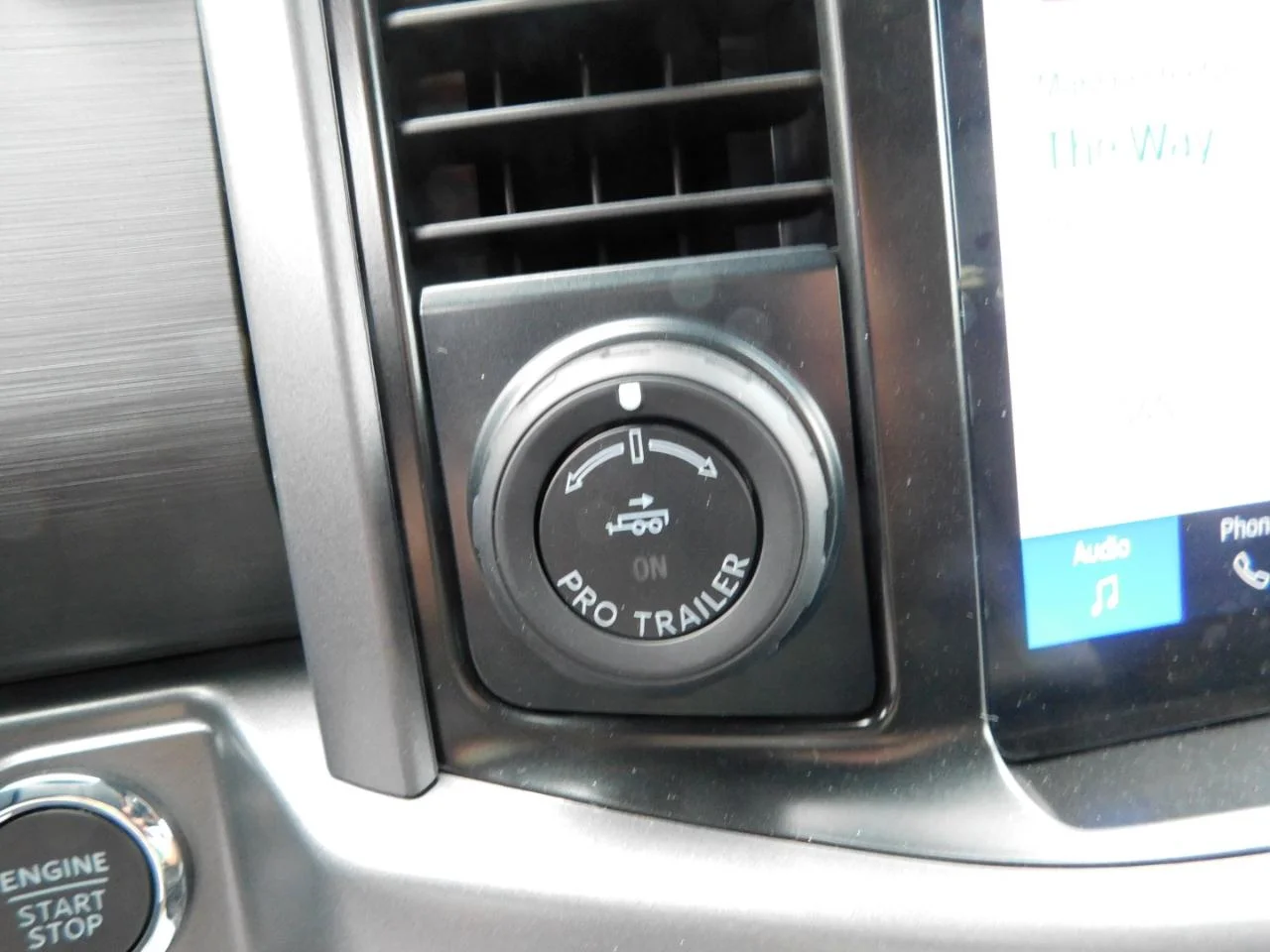 New 2026 Carbonized Gray Metallic Ford XLT image 41