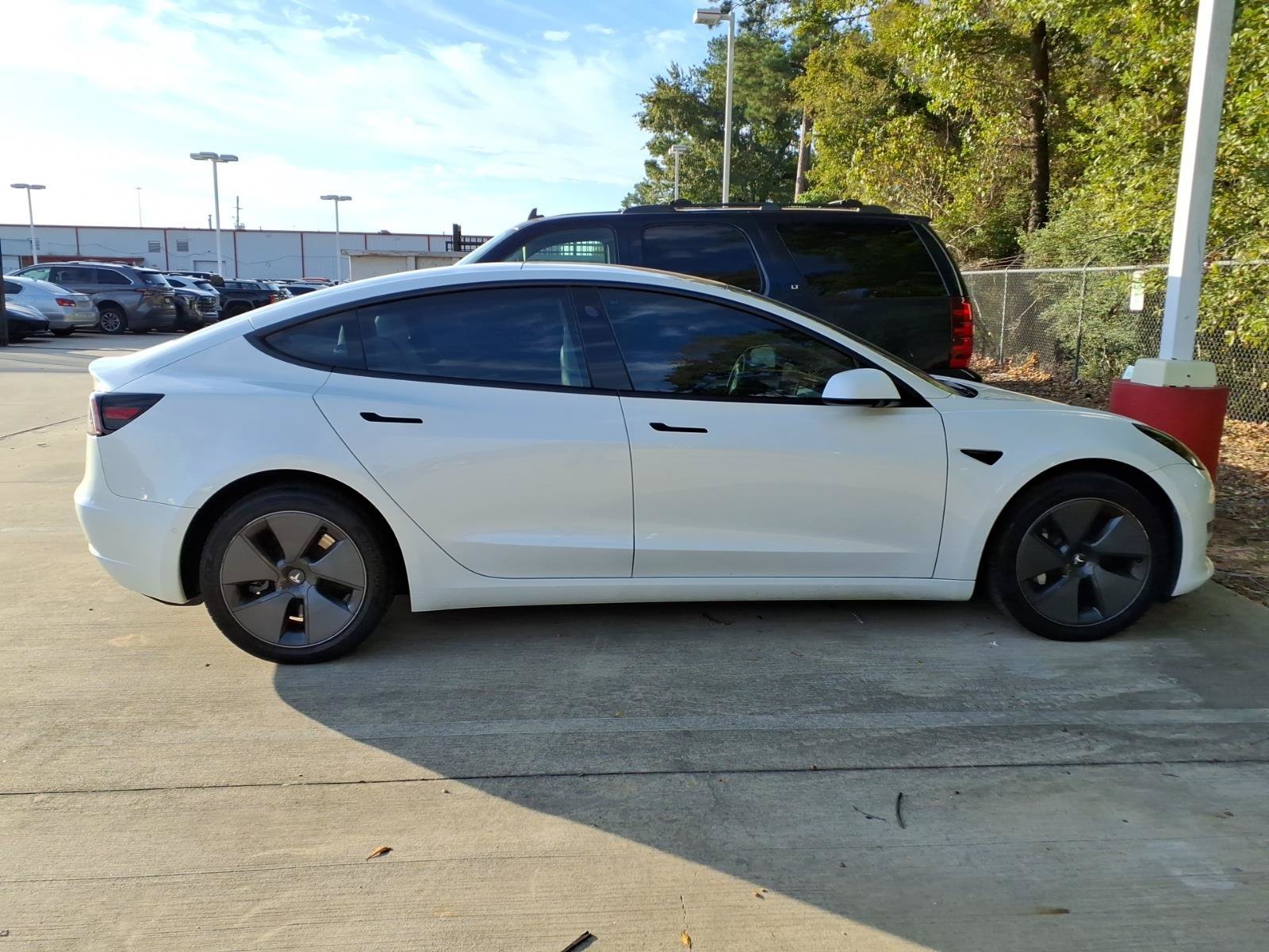 Used 2022 Pearl White Multi-Coat Tesla Long Range image 5