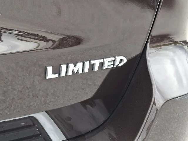 Used 2017 Brown Jeep Limited image 31