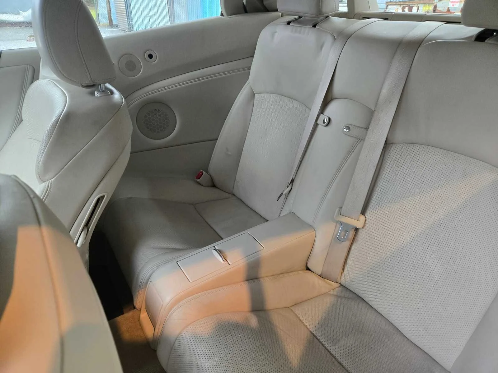Used 2010  Lexus  image 14