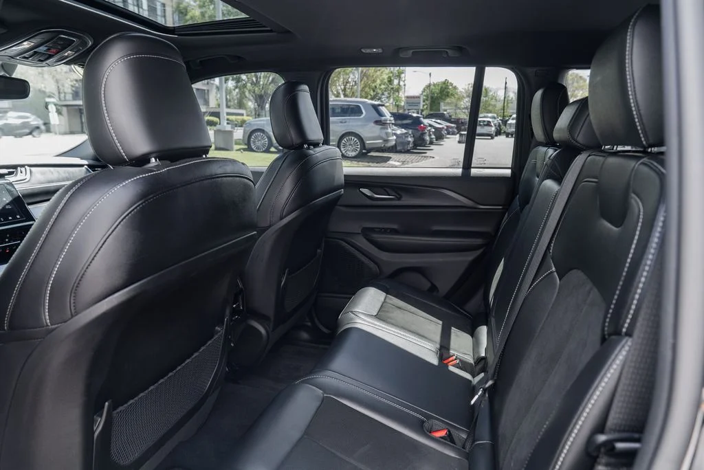 Used 2024 Black Jeep Altitude X image 24