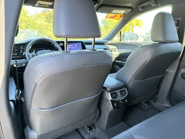 Used 2024  Lexus 350 image 35