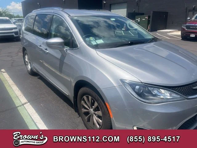 Used 2018 Silver Chrysler Touring L image 1