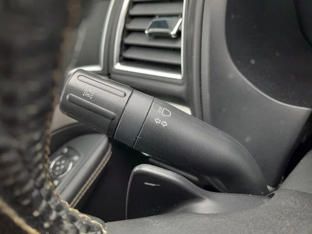 Used 2018 Blue Ford Platinum image 16