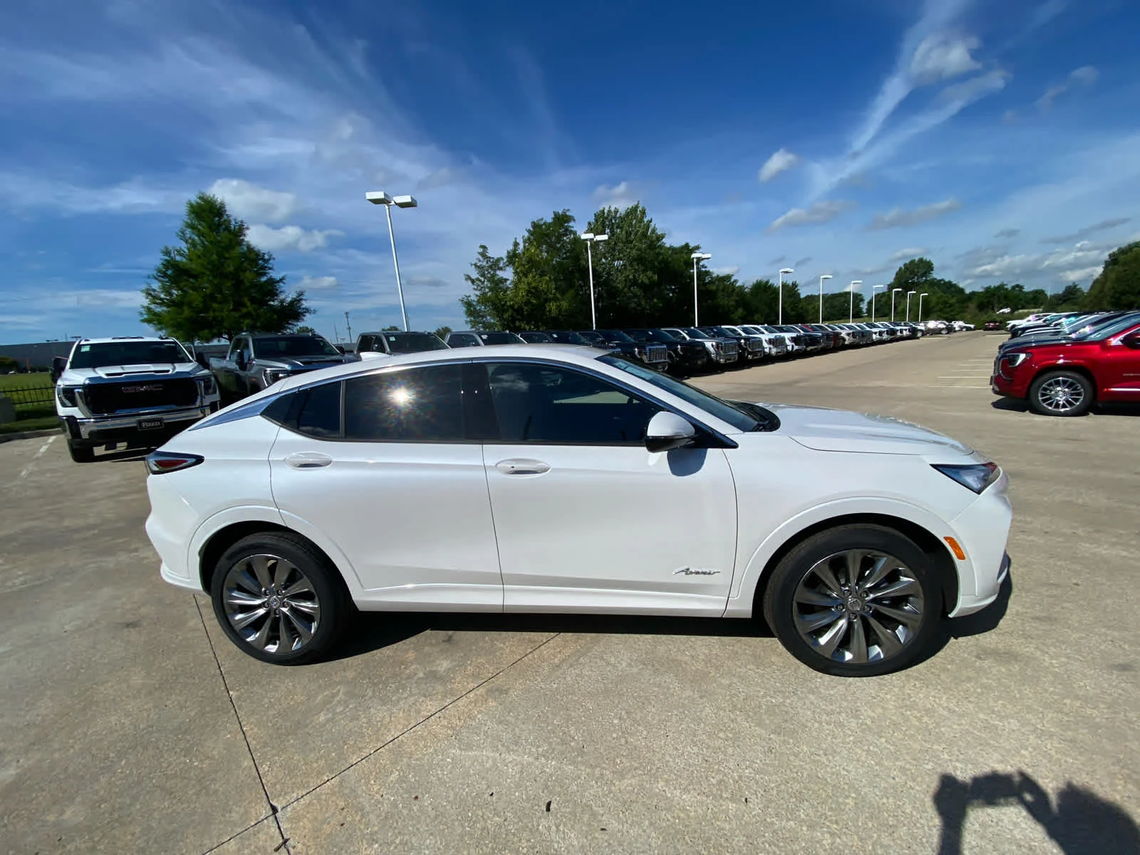 New 2026 White Frost Tricoat Buick Avenir image 3