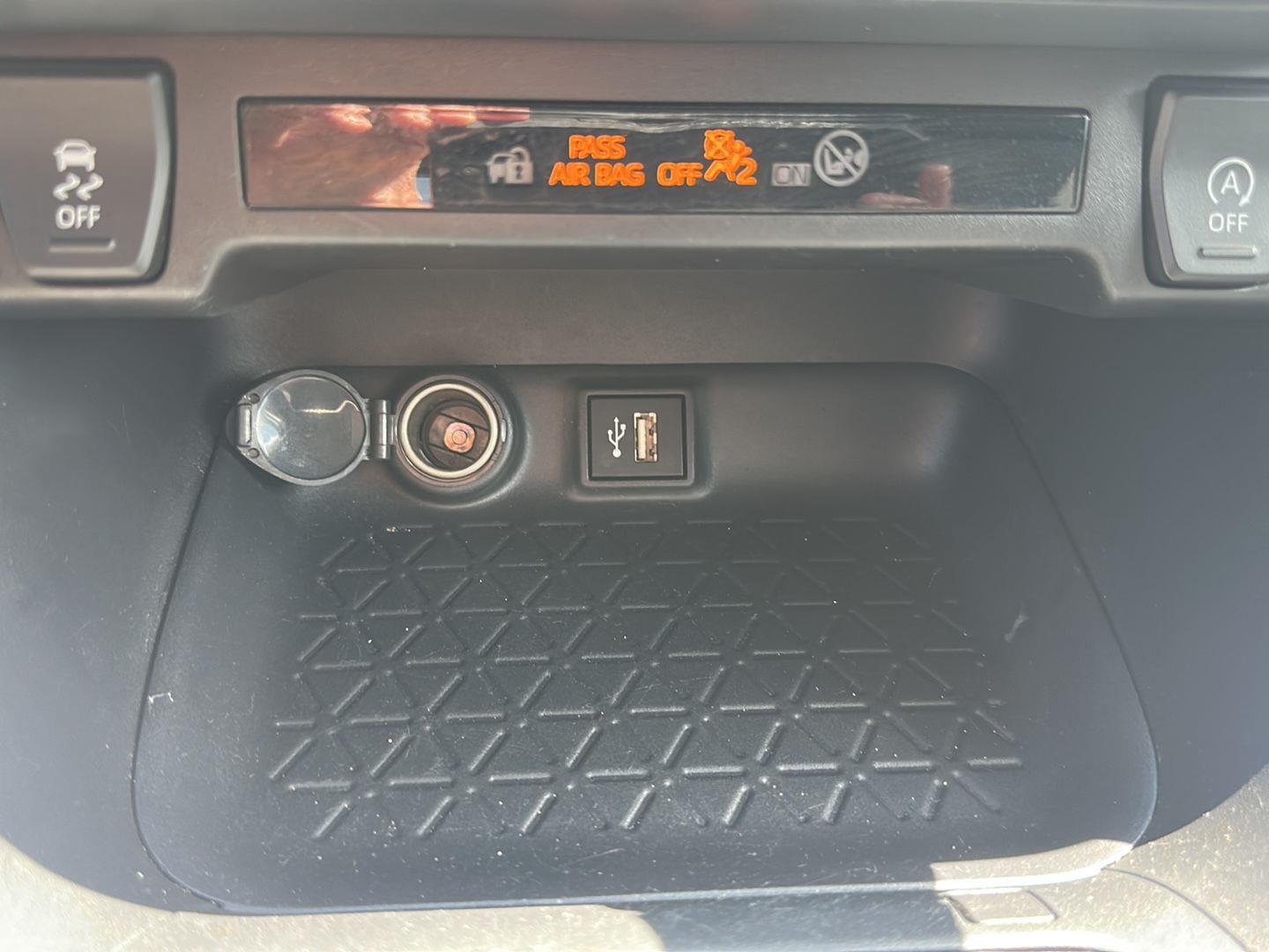 Used 2025 Midnight Black Metallic Toyota XLE image 20