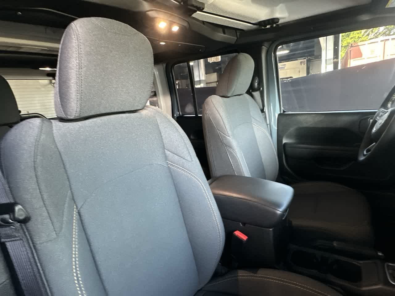 Used 2024 Anvil Clear Coat Jeep Sport S image 27