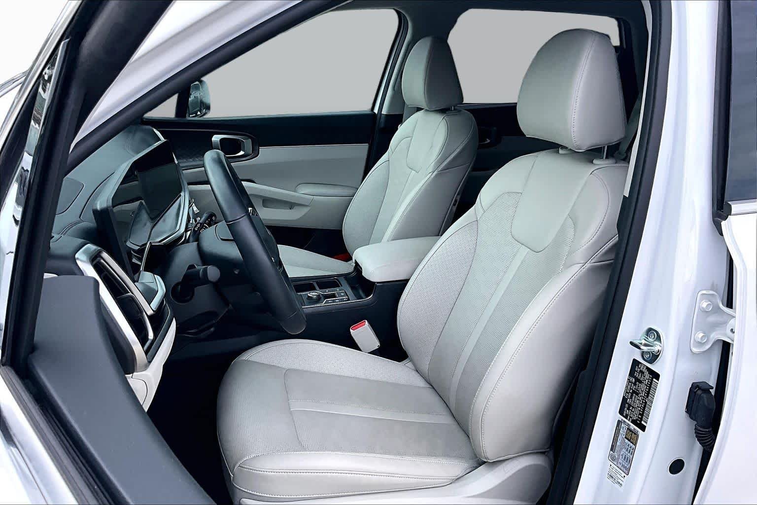 Used 2026 Glacial White Pearl Kia S image 8