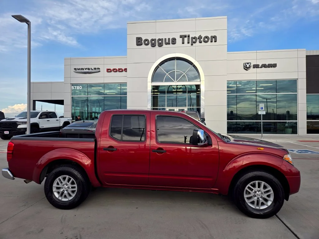 Used 2019 Red Nissan SV image 2