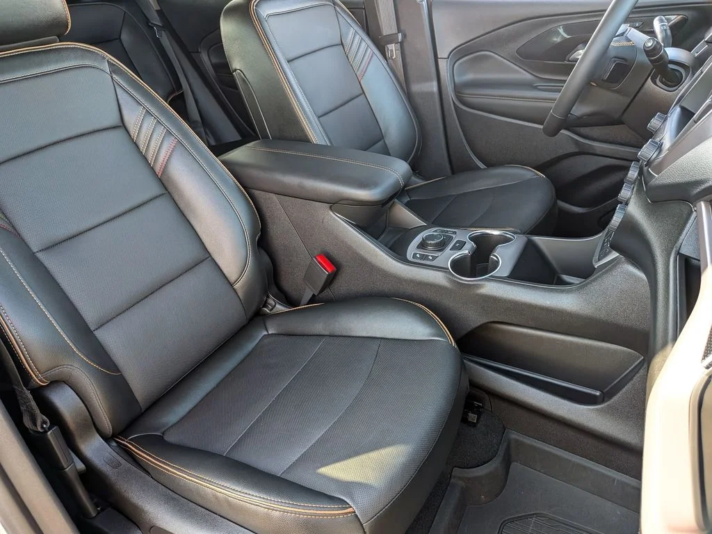 Used 2024 Silver GMC AT4 image 30