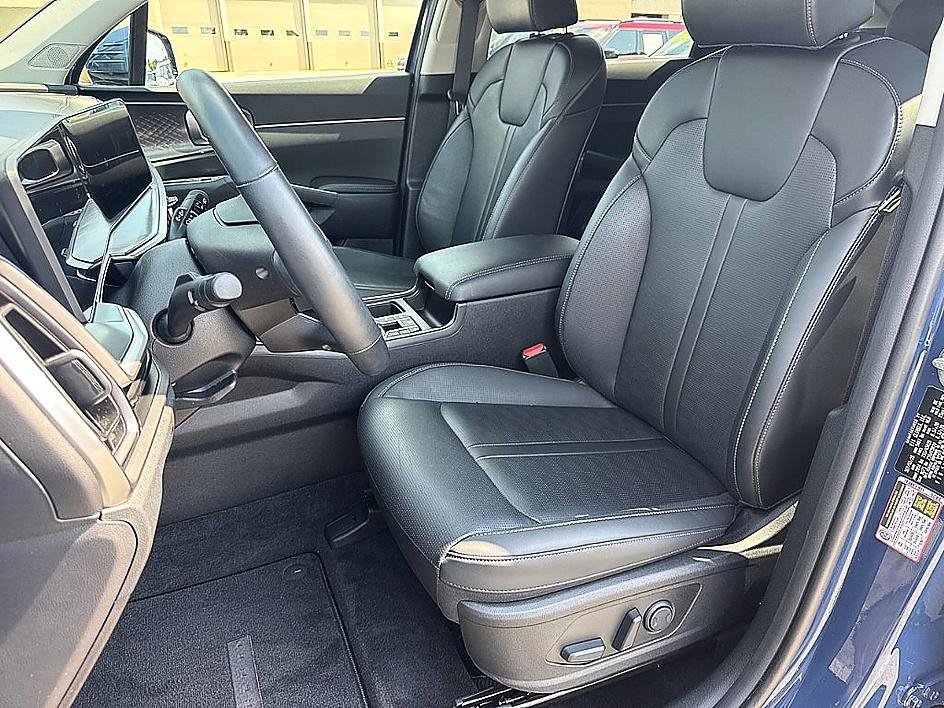 Used 2026 Midnight Lake Blue Kia EX image 13