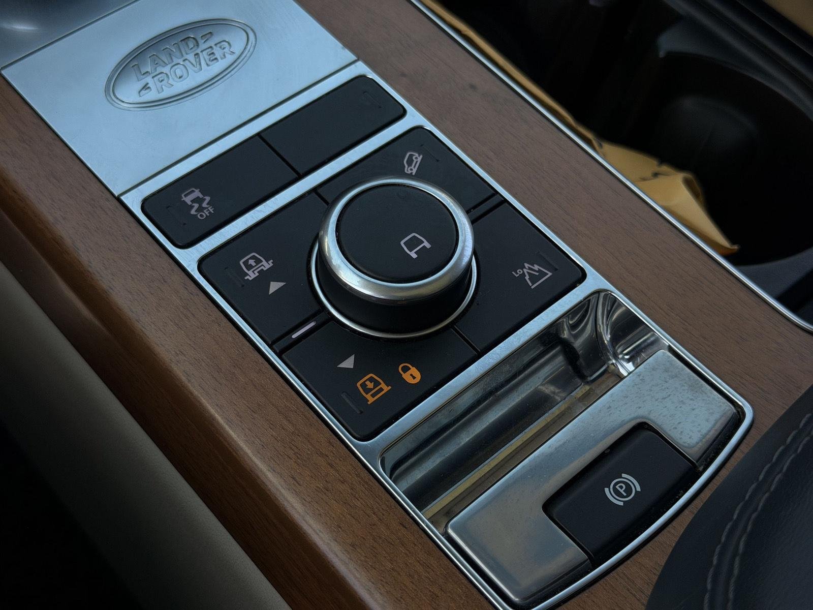 Used 2019 Byron Blue Metallic Land Rover HSE image 3