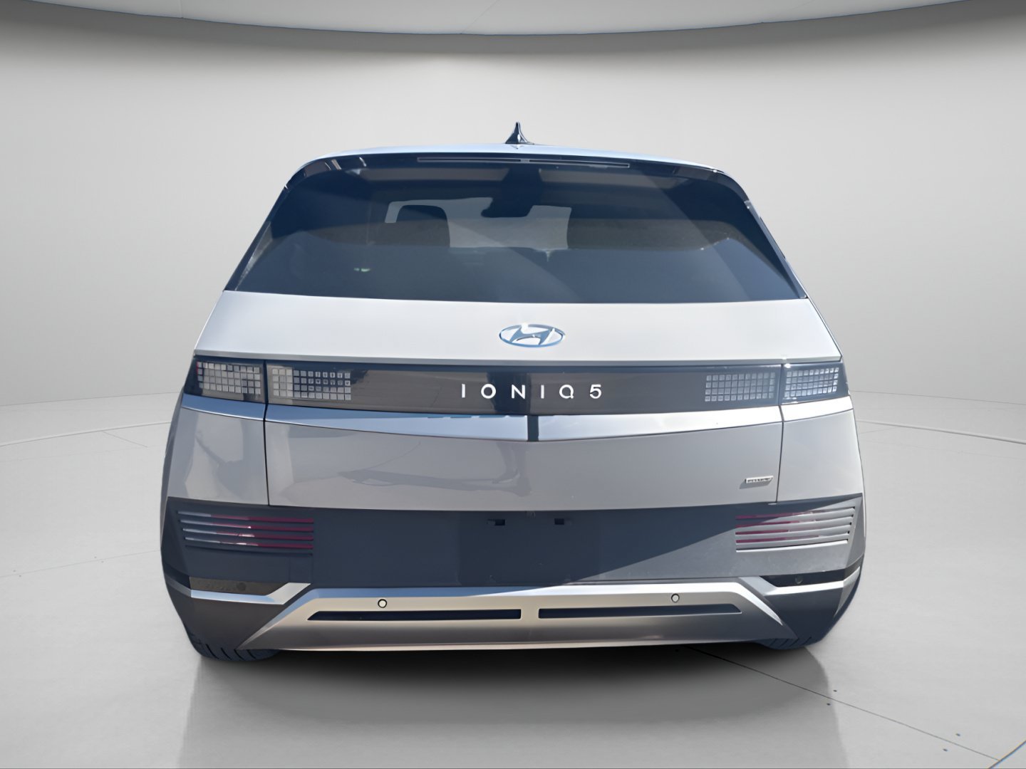 Used 2024 Cyber Gray Hyundai SEL image 9