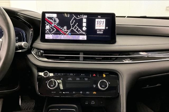 Used 2024 Majestic White INFINITI LUXE image 31