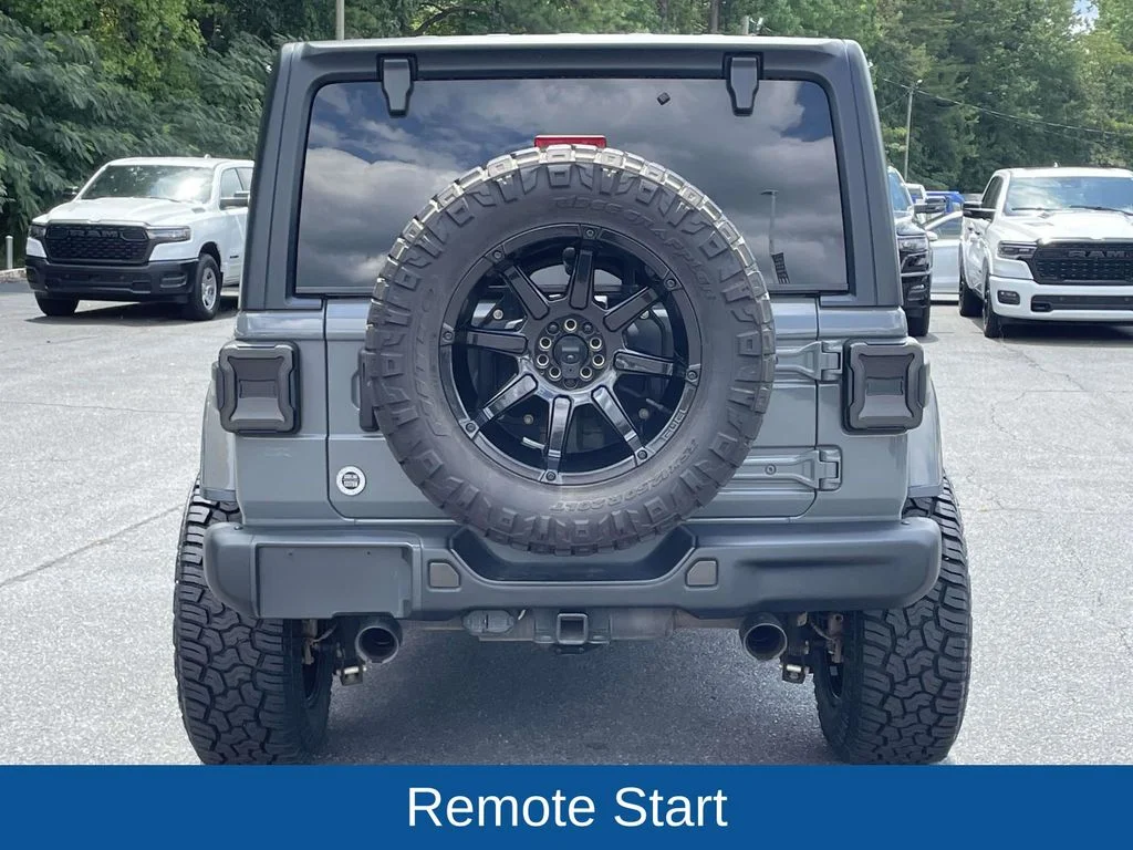 Used 2022 Gray Jeep Unlimited Sahara image 7