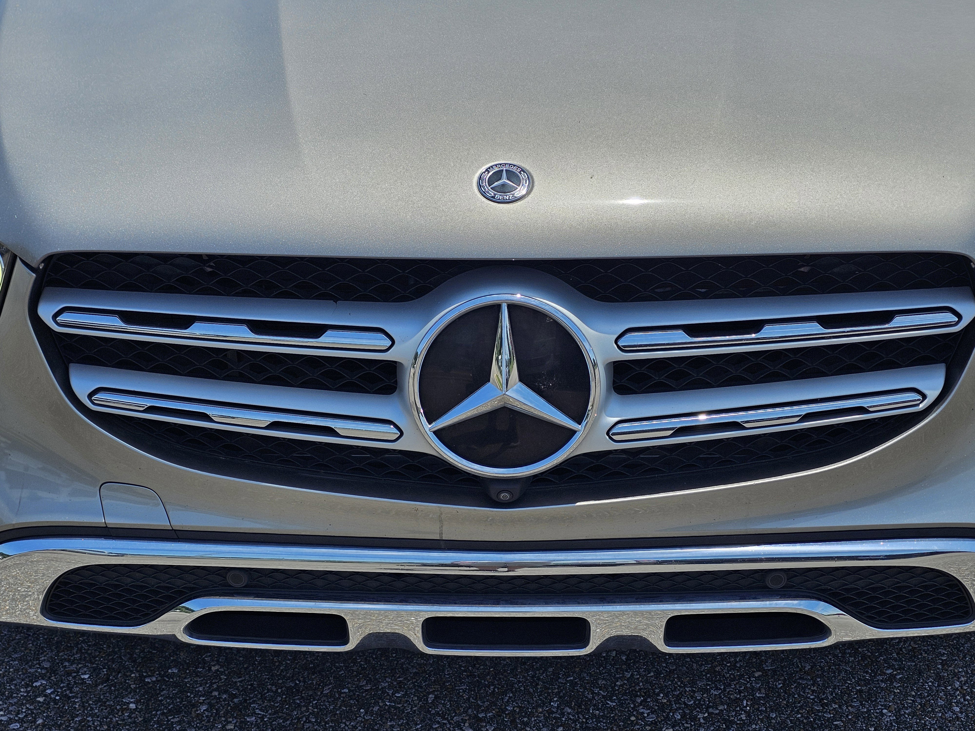 Used 2020 Mojave Silver Metallic Mercedes-Benz GLC 300 image 3