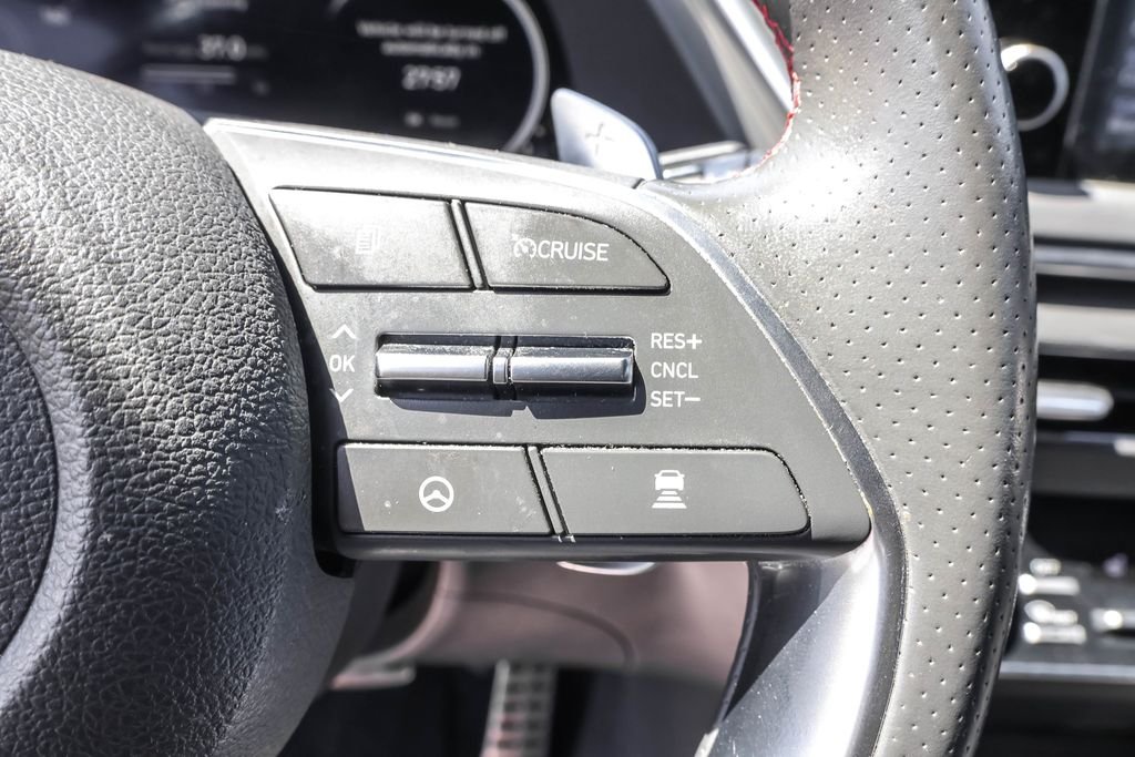 Used 2021 Black Hyundai SEL Plus image 21