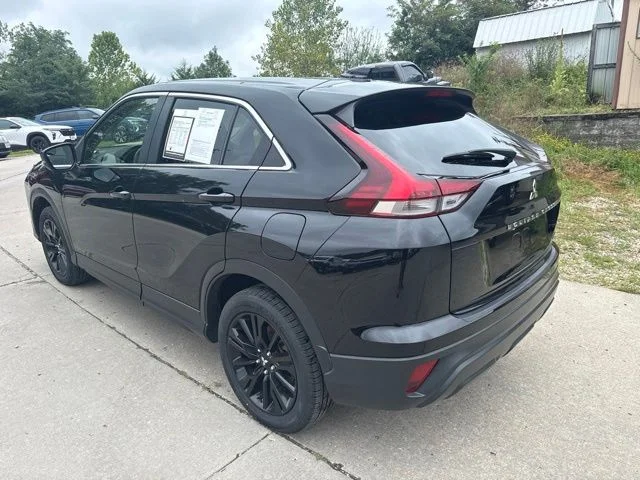 Used 2024  Mitsubishi  image 5