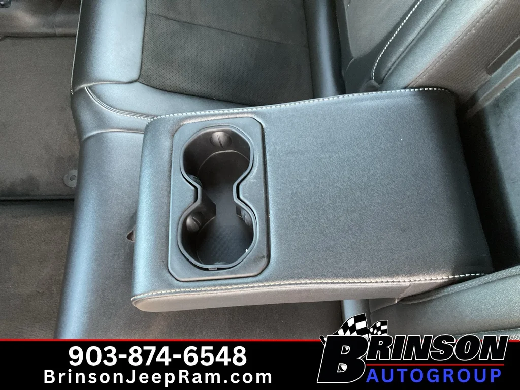 Used 2024 Diamond Black Crystal Pearlcoat Jeep Altitude image 18