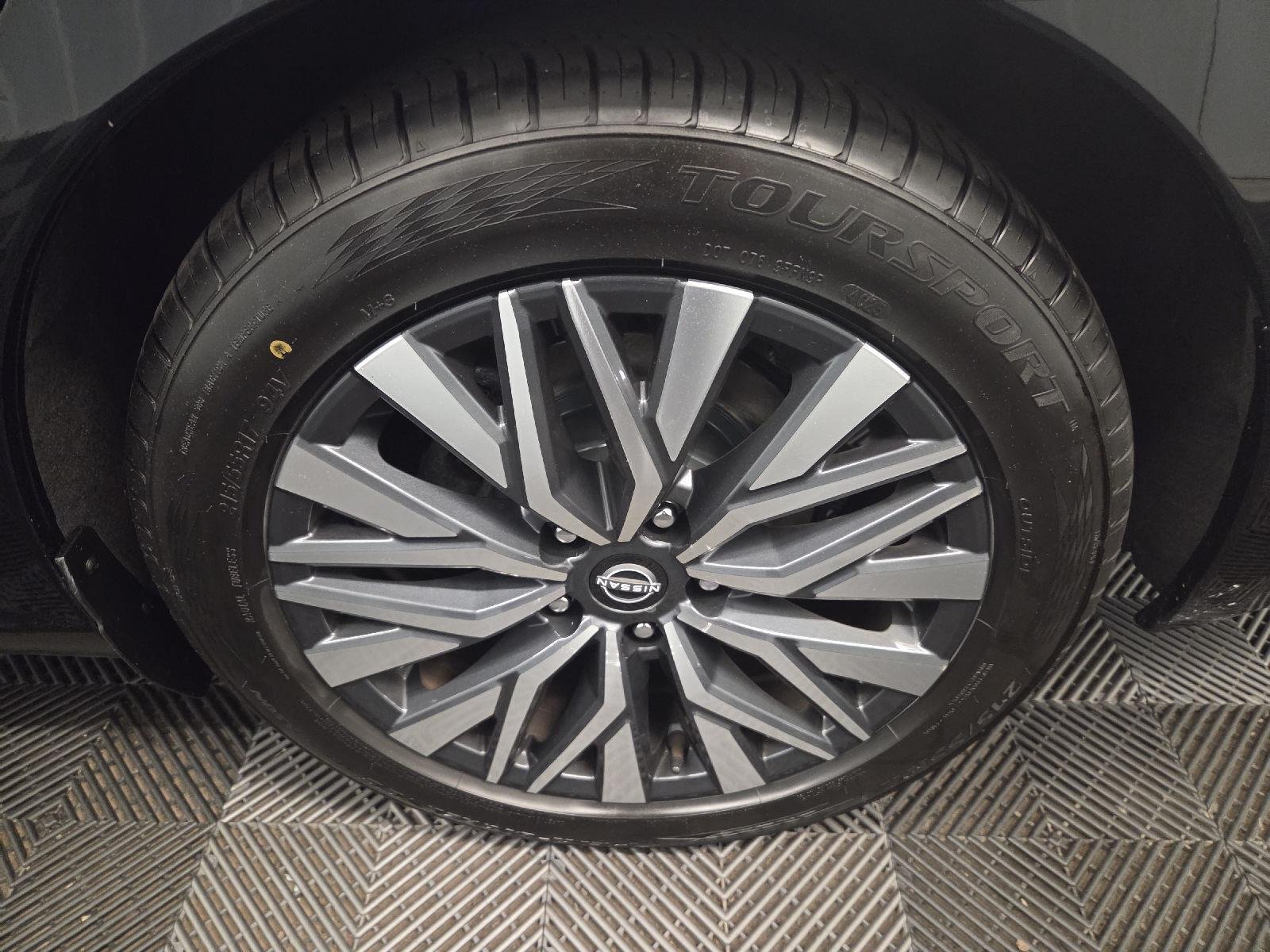 Used 2024 Super Black Nissan 2.5 SV image 47