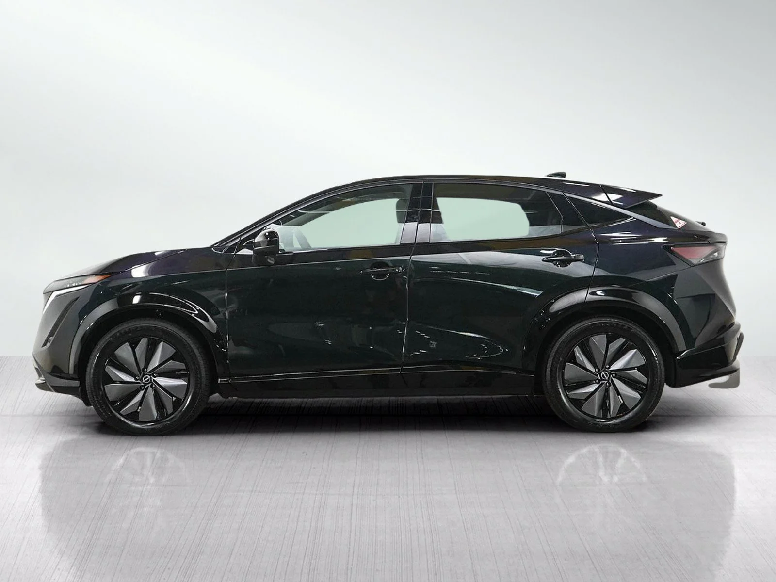 Used 2024 Northern Lights Metallic Nissan EVOLVE+ image 2