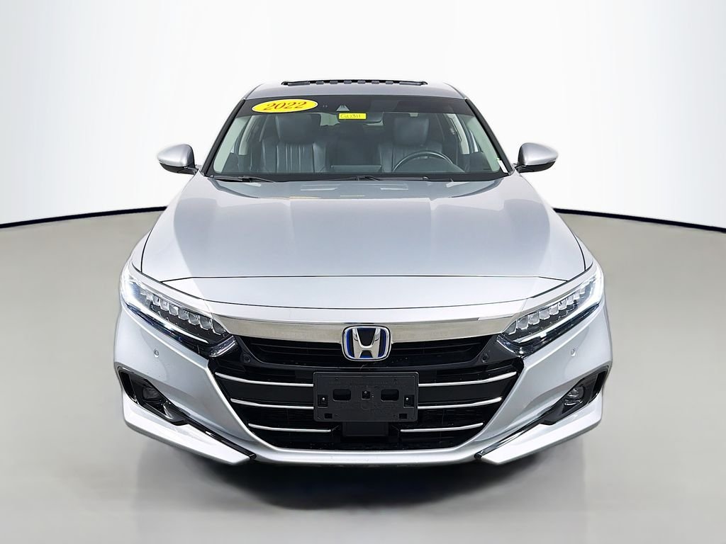Used 2022 Lunar Silver Metallic Honda Touring image 2