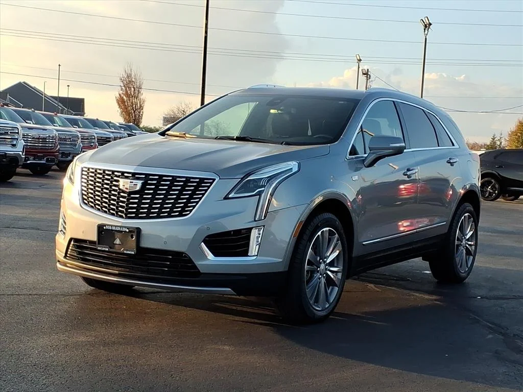 Used 2025 Silver Cadillac Premium Luxury image 17