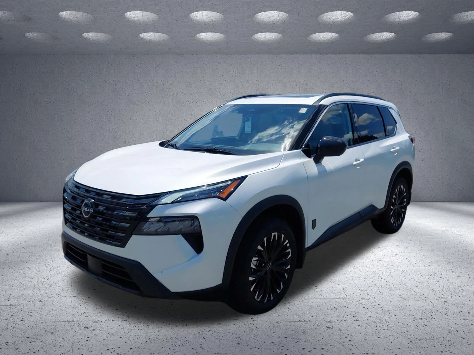 New 2026 Everest White Pearl TriCoat Nissan Dark Armor™ image 7