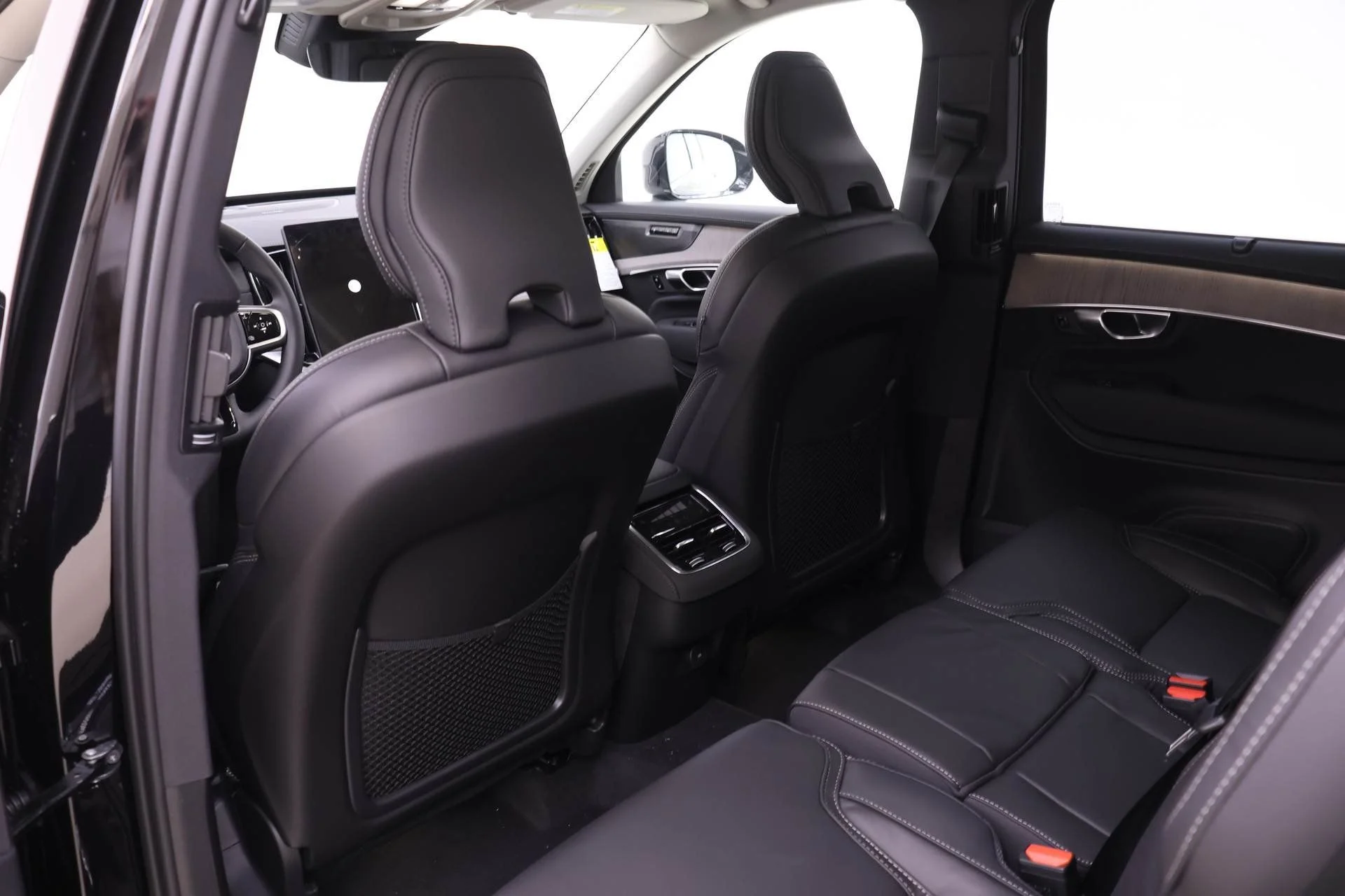 New 2026 Onyx Black Volvo Ultra image 13
