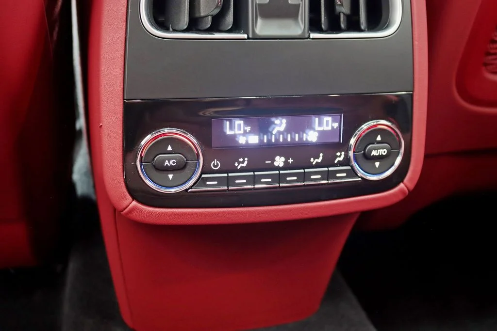Used 2022 Black Maserati Modena image 25