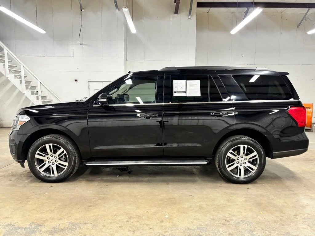 Used 2023 Black Ford XLT image 4