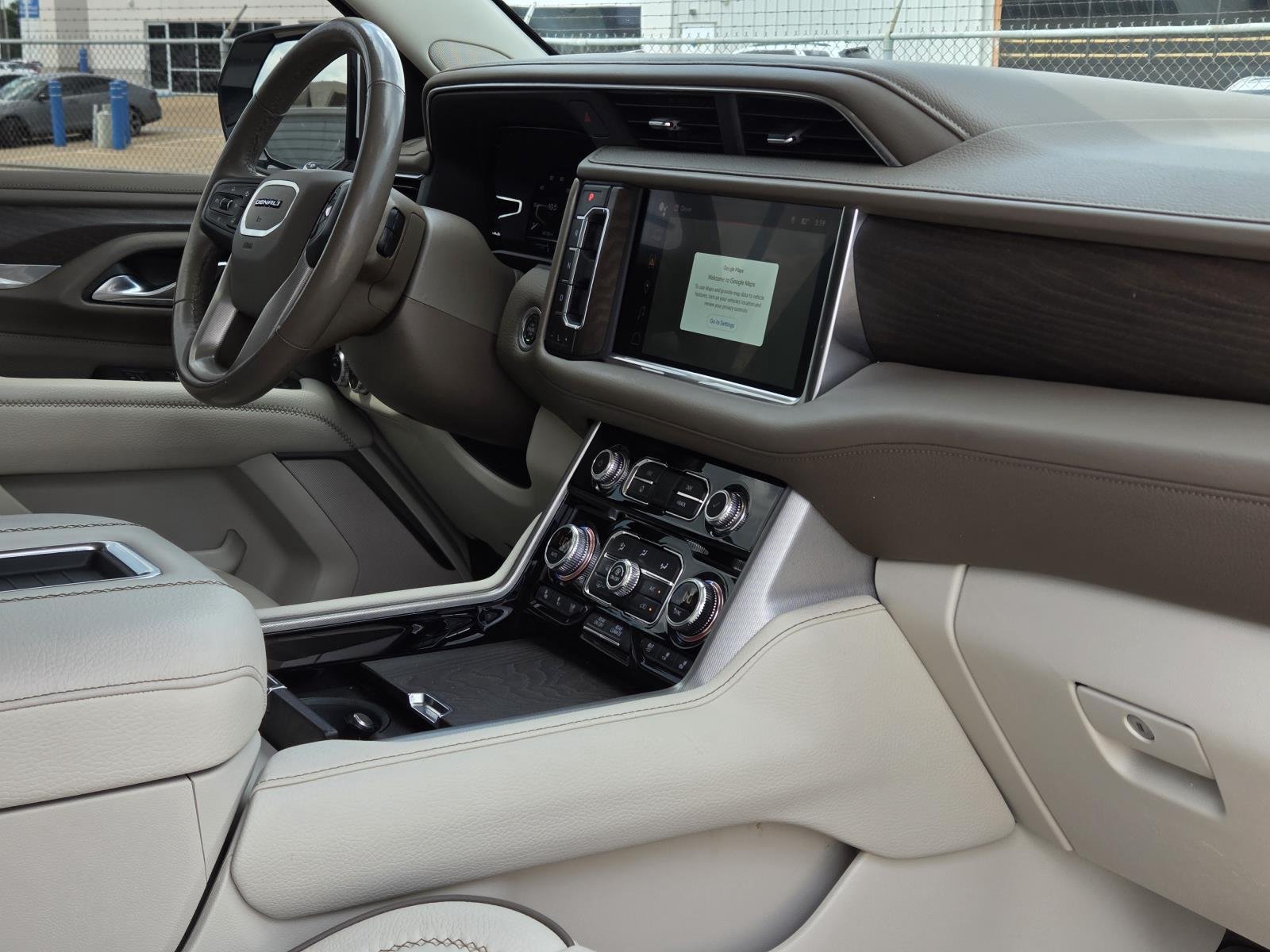 Used 2022 White Frost Tricoat GMC Denali image 40
