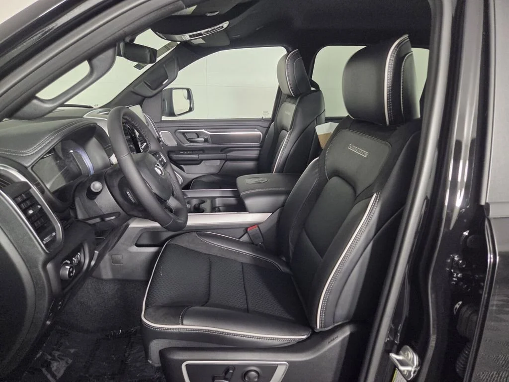 New 2026 Diamond Black Crystal Pearl-Coat Exterior Paint RAM Laramie image 9