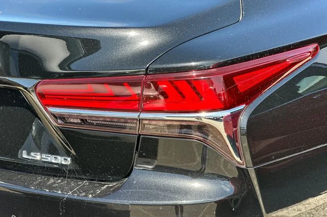 Used 2018  Lexus 500 F Sport image 7