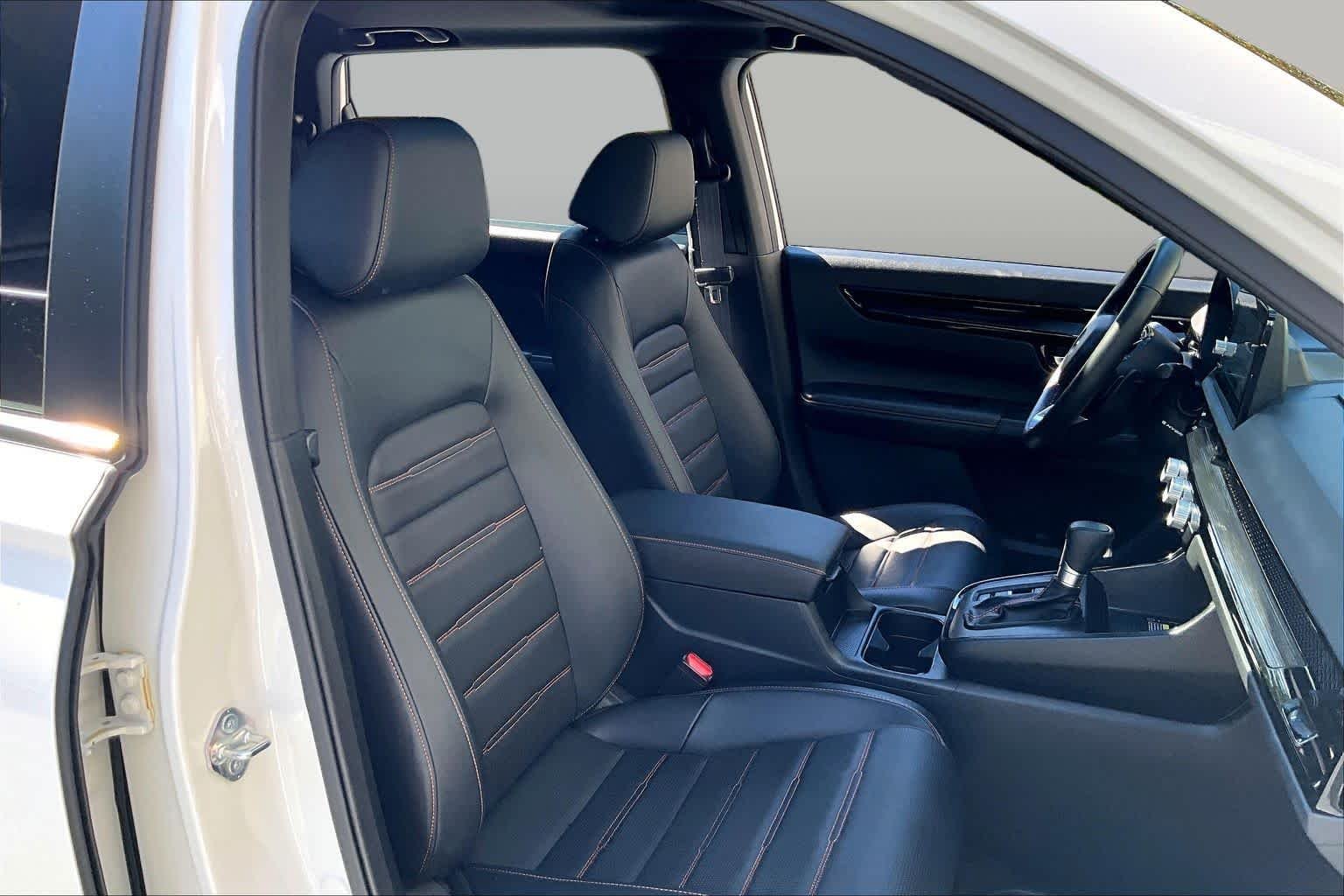 2025 Honda CR-V Sport Touring - Photo 9