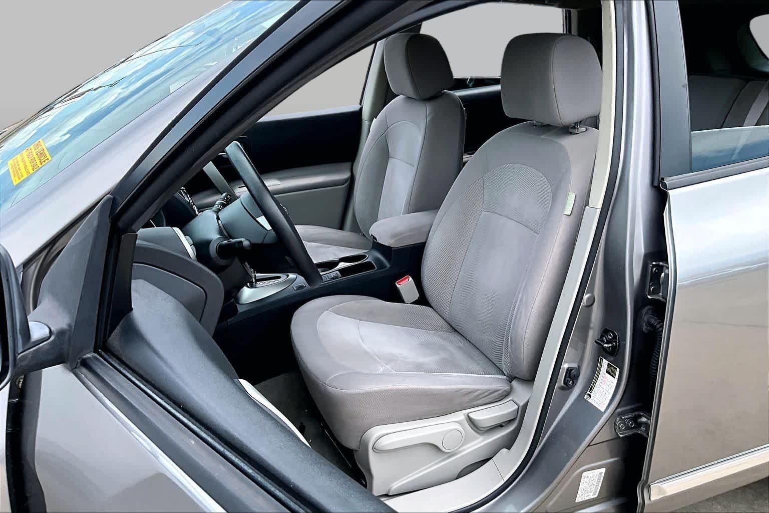 Used 2012 Platinum Graphite Nissan S image 7