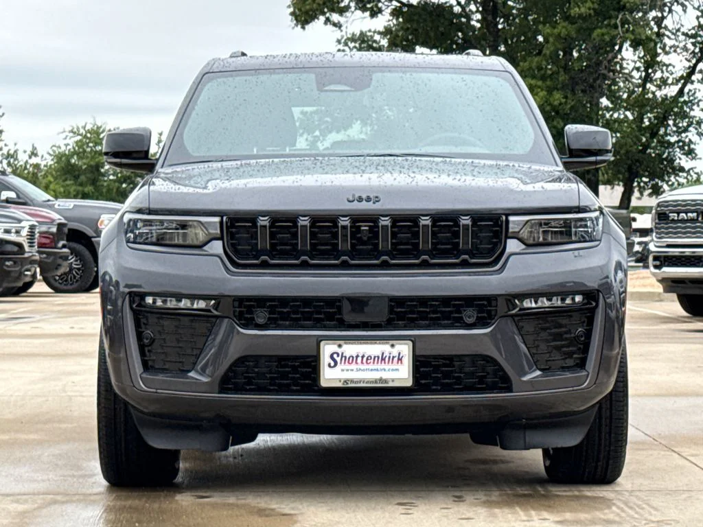 New 2026 Baltic Gray Metallic Clear-Coat Exterior Paint Jeep Limited Reserve image 2
