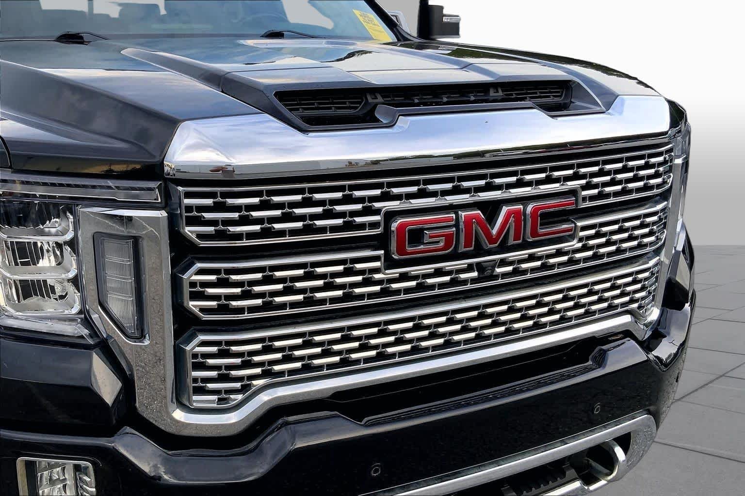 Used 2022 Ebony Twilight Metallic GMC Denali image 27